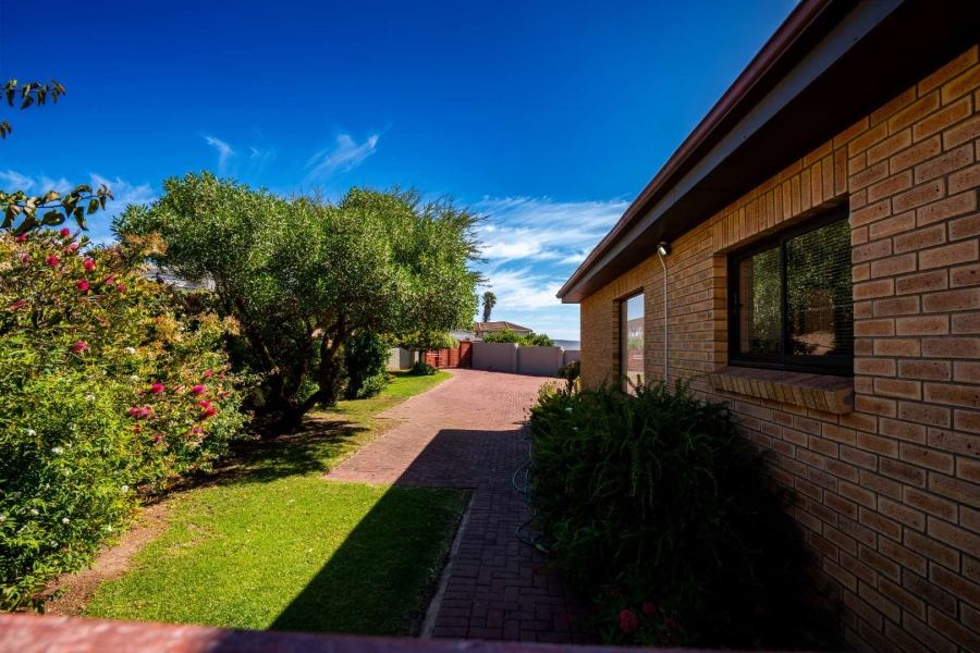 4 Bedroom Property for Sale in Myburgh Park Fase 2 Western Cape